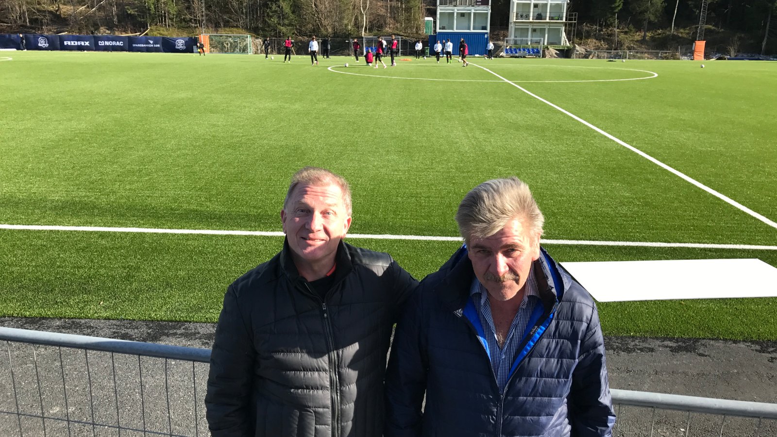 Knud Nilsen og Bård Einar Johansson gleder seg til den historiske kampen i Arendal søndag.
