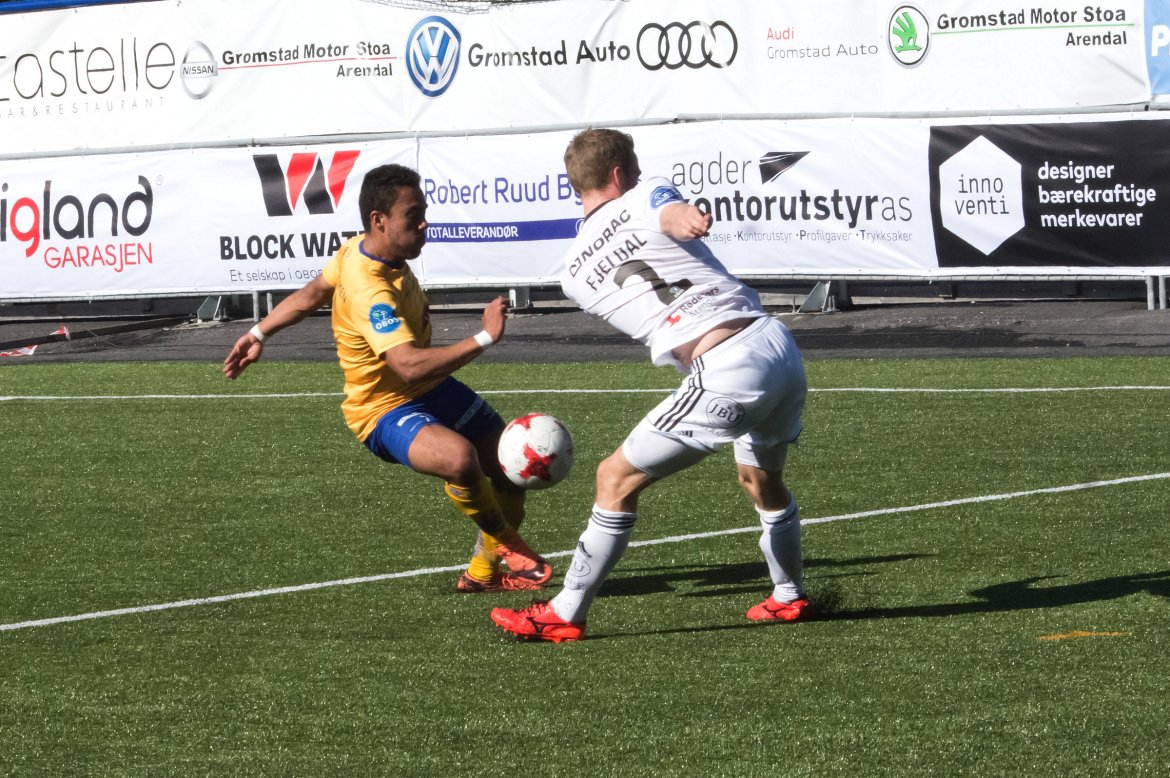 Matias Fjeldal Olsen - gjør alt for å stanse Jerv.