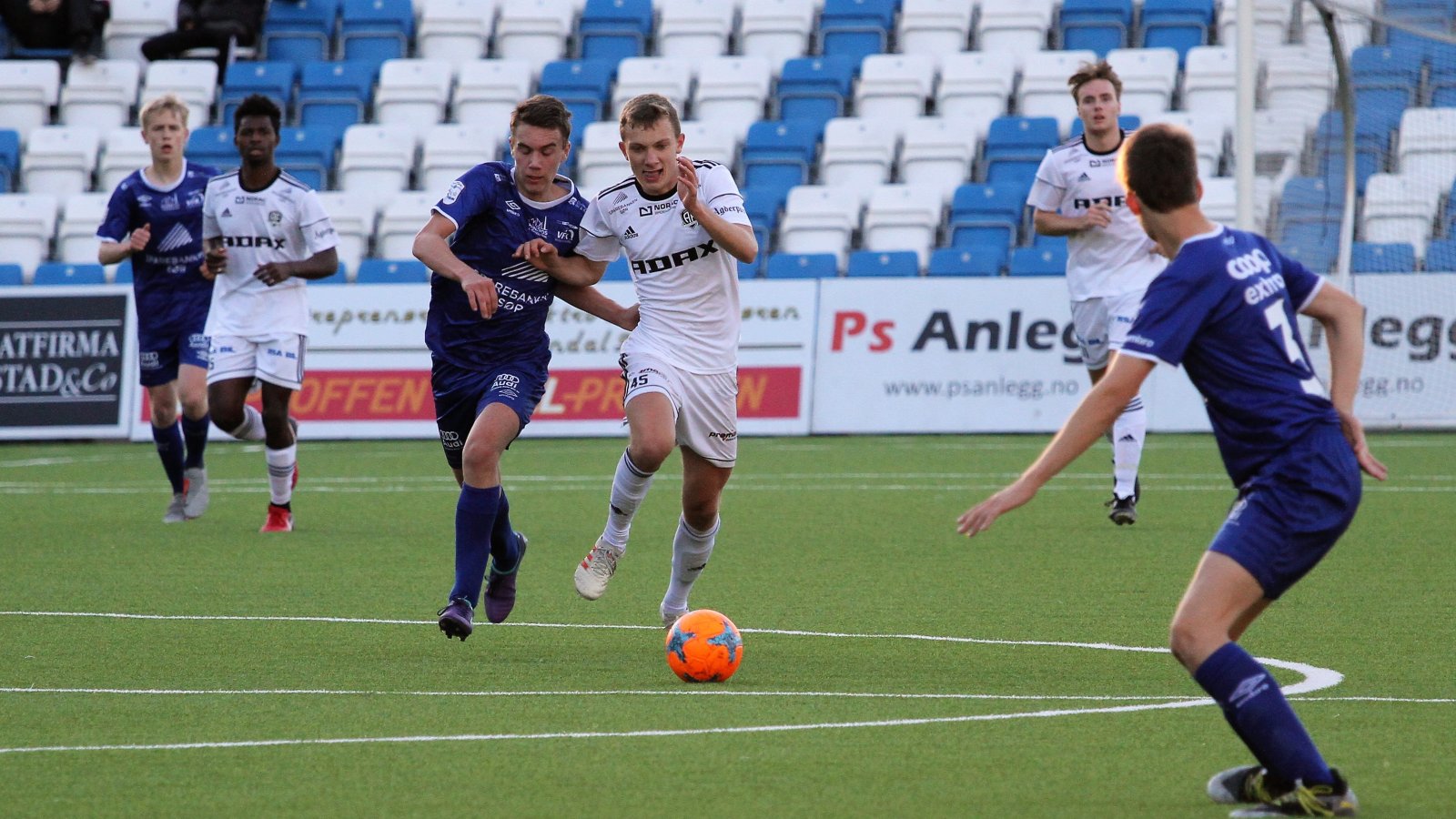 Jonas Gylland og Arendal Fotballs juniorlag tok en ny trepoenger.