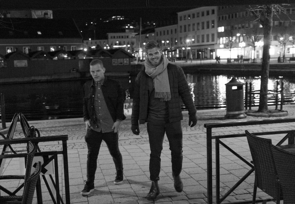 Jostein Aaland og Jakob Rasmussen kom sammen på festen - direkte fra seier i Fredrikstad.