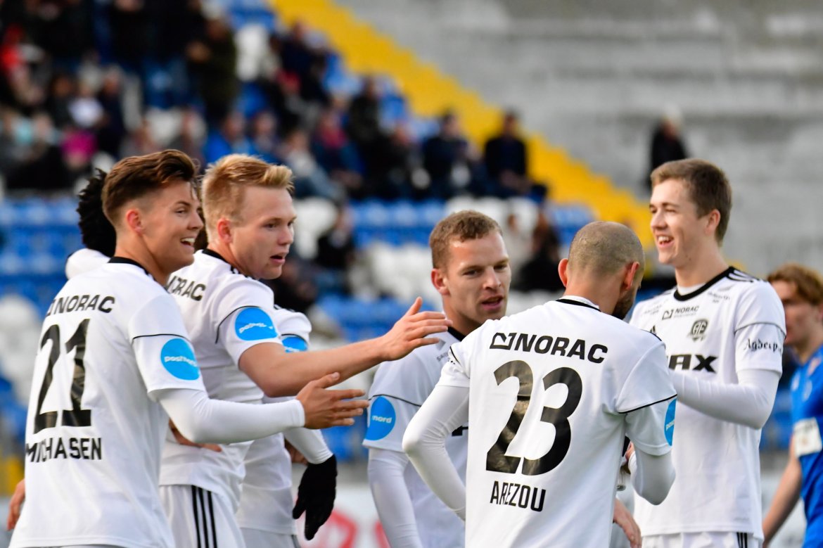 Balal Arezou får fortjent kreditt for sitt forarbeid til 1-0.