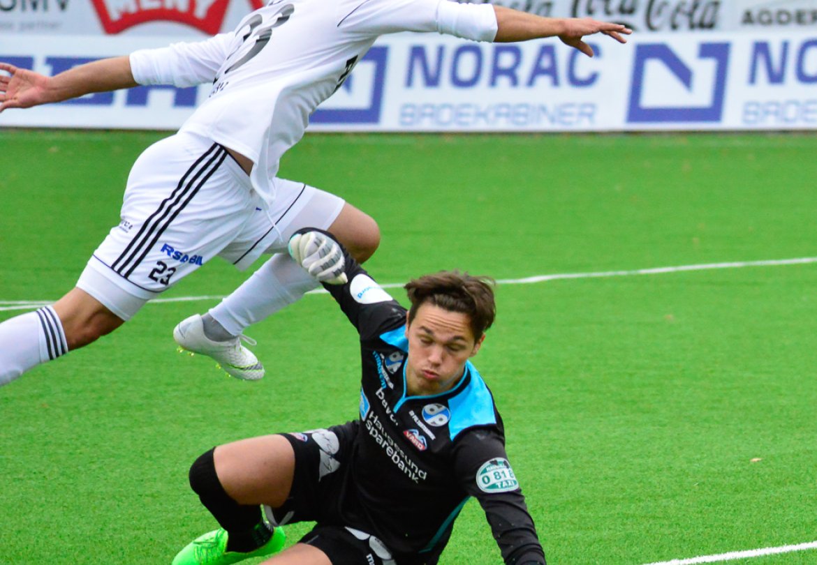 Balal Arezou passerer Vard-keeperen!