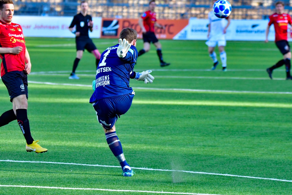 Øyvind Knutsen fikk ikke den debuten han ønsket i sin første offisielle Arendal-kamp.