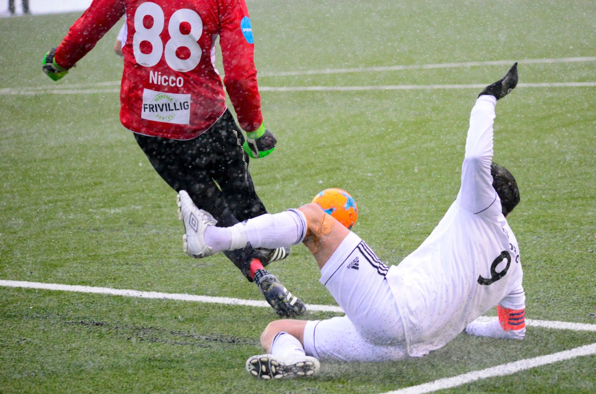 Wilhem Pepa skaper gjerne trøbbel for motstandernes keeper.