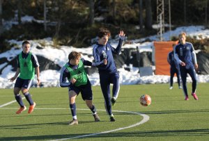 Trening på Myra 5. mars - Stian Michalsen i aksjon. 