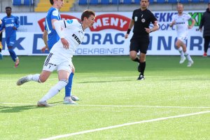 Preben Skeie i duell med Lars Kilen (Sotra).