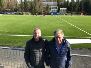 Knud Nilsen og Bård Einar Johansson gleder seg til den historiske kampen i Arendal søndag.