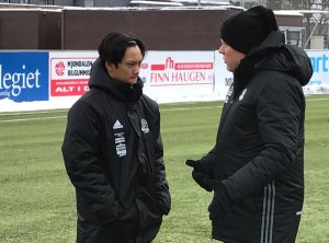 17 år gamle Tasso Dwe har startet de to siste treningskampene for Arendal. Han er også med Frank Bredal og resten av troppen til Sandnes denne helgen.