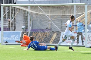 Sander Lille-Løvø setter inn 2-1 mot Sotra.