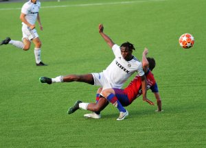 Vital Kaba i aksjon for Arendal 2 mot Express 1. juli. 