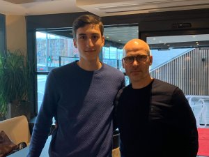 Steinar Pedersen er glad for å kunne ønske Ilir Kukleci (20) velkommen til Arendal Fotball. 