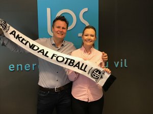 Markeds- og kommunikasjonsdirektør Thorbjørn Laundal og Marit Høigilt i LOS gleder seg til heftige lokaloppgjør mot Start og Jerv denne sesongen. 