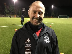 Terje R. Henriksen gleder seg over å være tilbake på treningsfeltet og ser frem til å jobbe som keepertrener i Arendal Fotball.