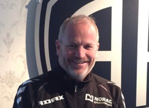 Per Carsten Michelsen vil ha flere med på laget - og kan love mye moro.