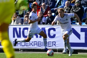 Tobias Olsvik i fint driv, mens Viktor Lövgren kommer på overlap.