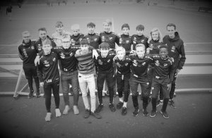 Grane 2005-årgang vant Adidas Cup og ble hyllet foran kampen mot Brattvåg. 