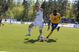 Adi Markovic runder Brice Wembangomo