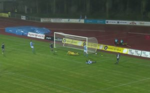 Fabian Ness setter inn 1-1 mot Sandnes Ulf. Forarbeid: Anders Hella.