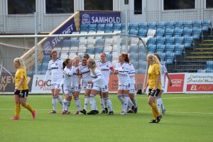 Jentejubel etter scoring mot Gimletroll.