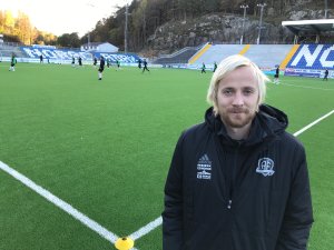 Thomas Seland har tatt over ansvaret som oppmann og materialforvalter for A-stallen i Arendal Fotball.