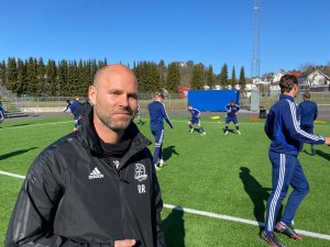 Roger Risholt på treningsfeltet.