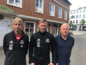 Mattias Andersson sammen med spillerutvikler Arve Seland og assistenttrener Frank Bredal som begge fortsetter i teamet etter trenerbyttet.