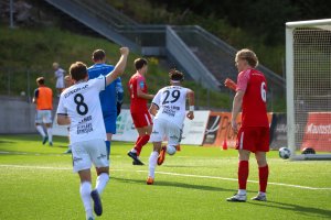Sander Lille-Løvø (29) har akkurat satt inn 1-0 mot Ullern. Rasmus Lynge Christensen (8) jubler.