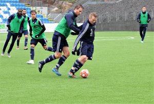 Fabian Stensrud Ness i duell med Sune Kiilreich på trening. 