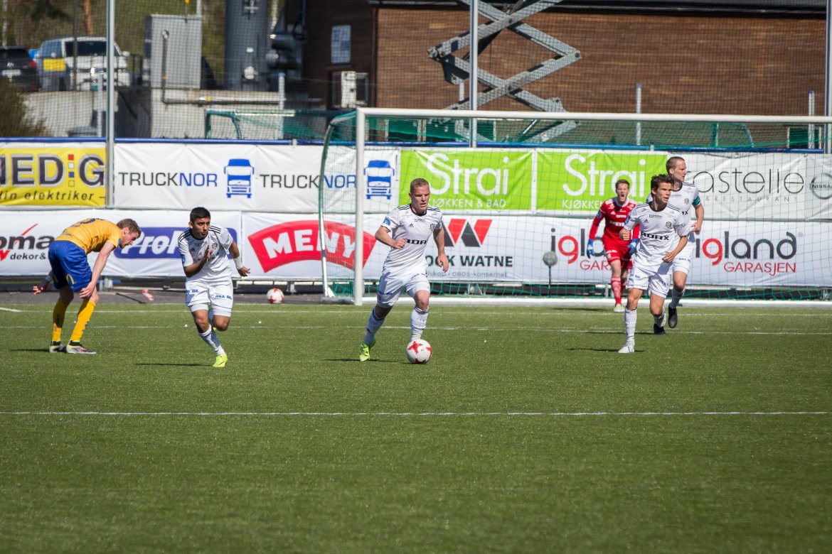 Jakob Rasmussen starter en kontring.