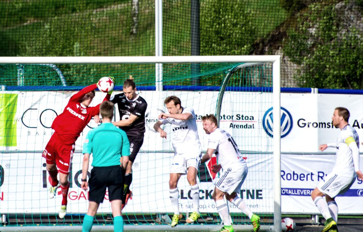 Solid feltarbeid av Anders Gundersen.