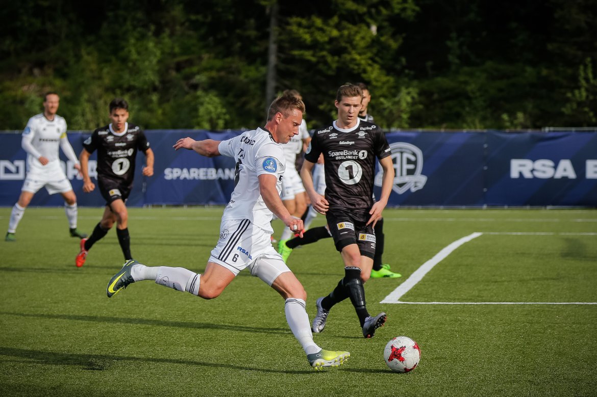Sven Fredrik Stray legger inn.