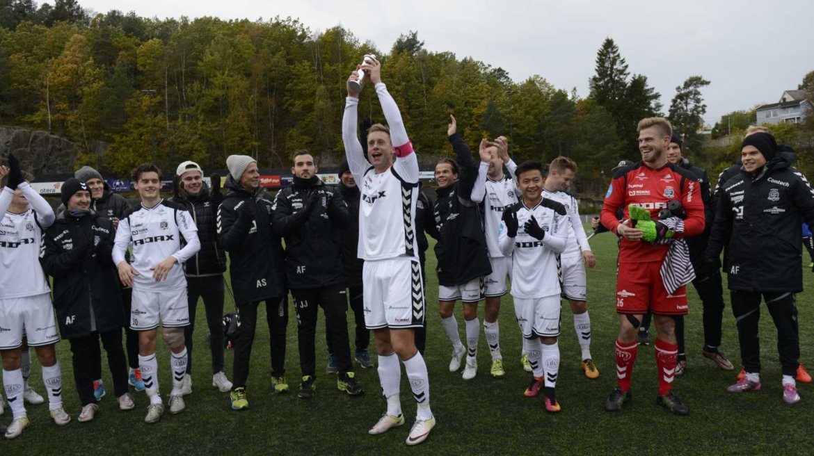 I 2016 kunne kaptein Sven Fredrik Stray og resten av Arendal-gjengen juble for seriemesterskap. Vi håper på mye jubel også i 2017! 