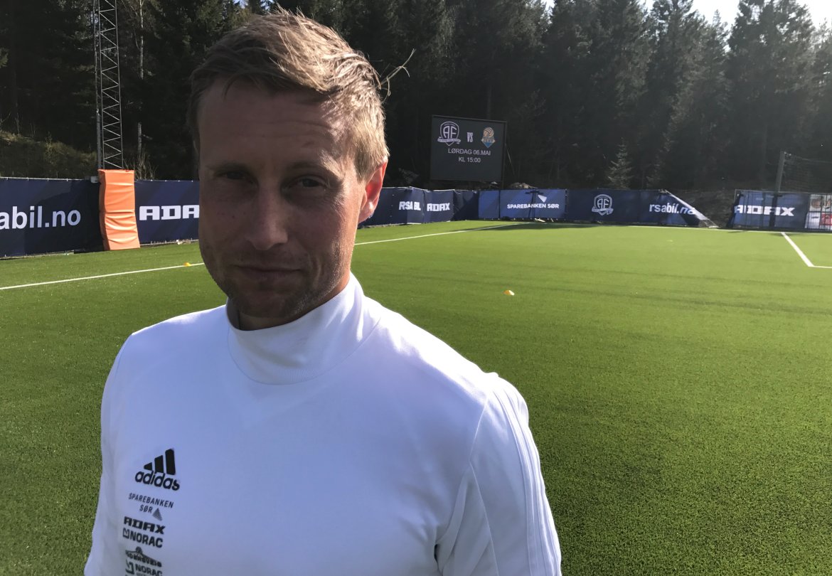 Sven Fredrik Stray gleder seg til årets første lokaloppgjør!