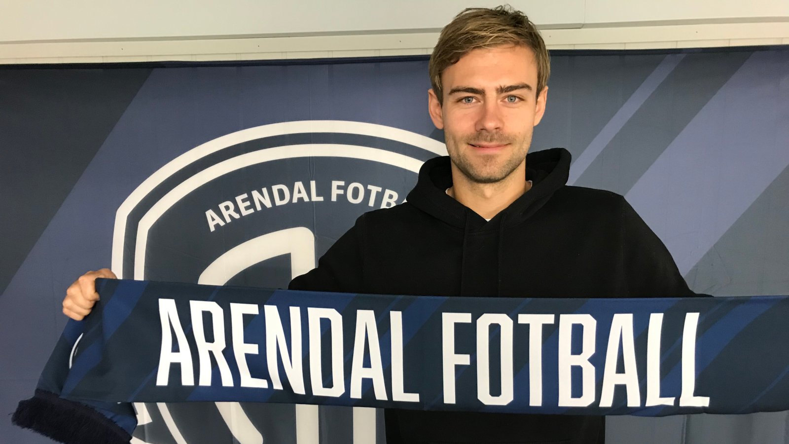 Mads Nørby Madsen har signert ny kontrakt med Arendal Fotball.