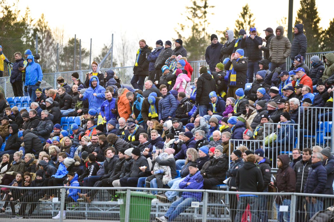 Det var rundt 700 tilskuere som var tilstede på treningskampen mot Jerv før seriestart. Når Jerv kommer til Myra 6. mai, så er det ventet fulle tribuner.