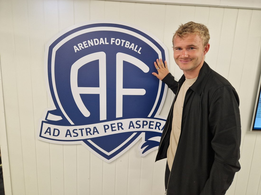 På vei til Sverige har Daniel med seg gode minner, god læring, og heier på Arendal Fotball fra andre siden av kjølen!