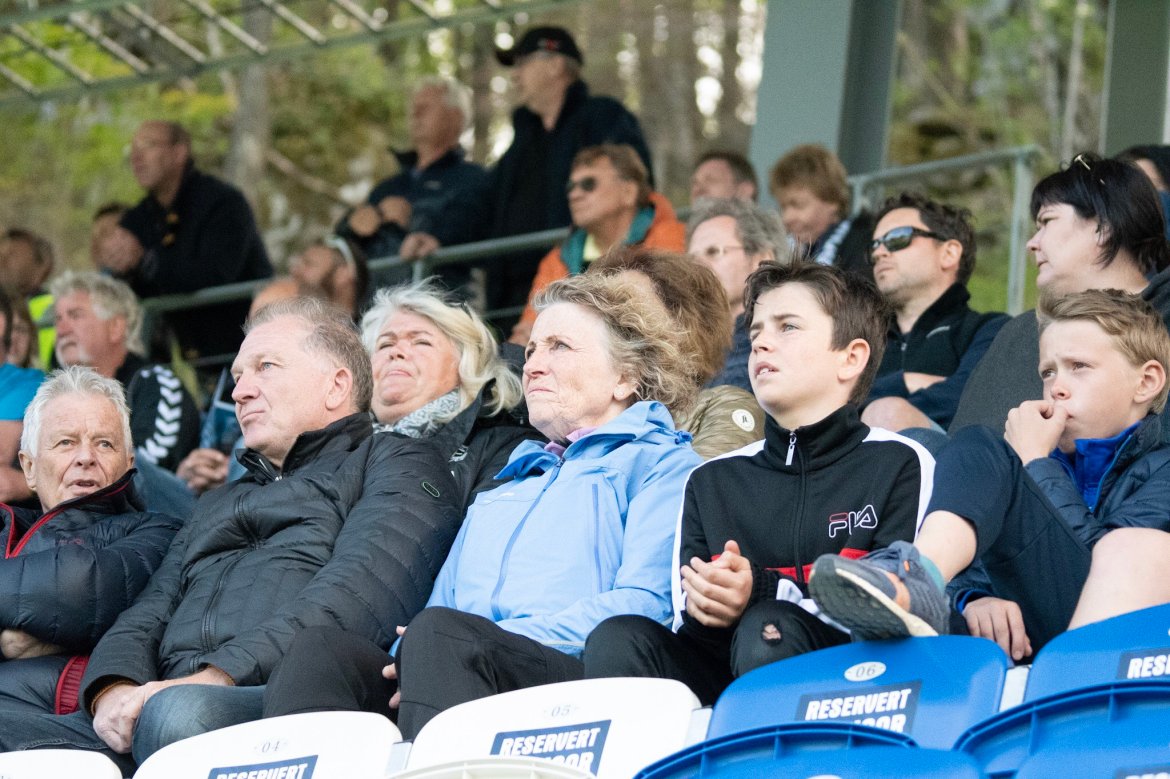 FORVENTNINGER: Etter flere gode Arendal-kamper i det siste, var det mange på tribunen som hadde forventninger om tre poeng hjemme mot Bryne.