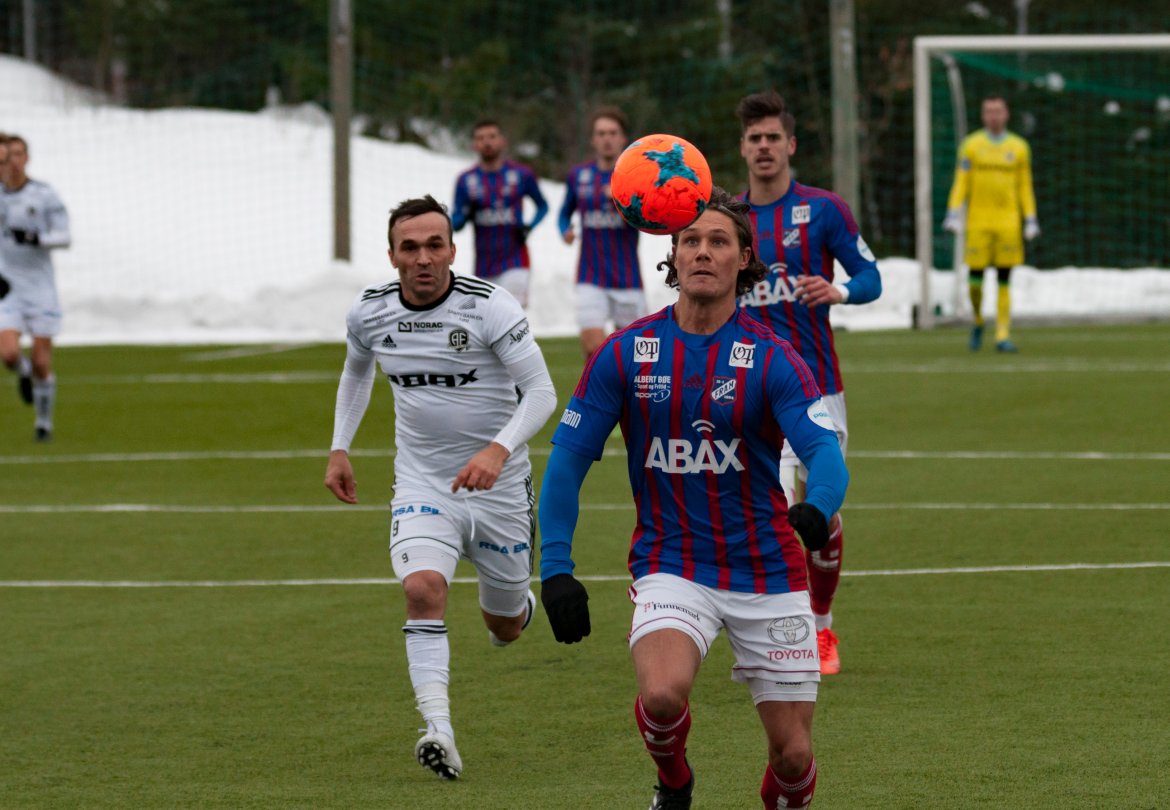 Wilhem Pepa jakter ballen i treningskampen mot Fram.