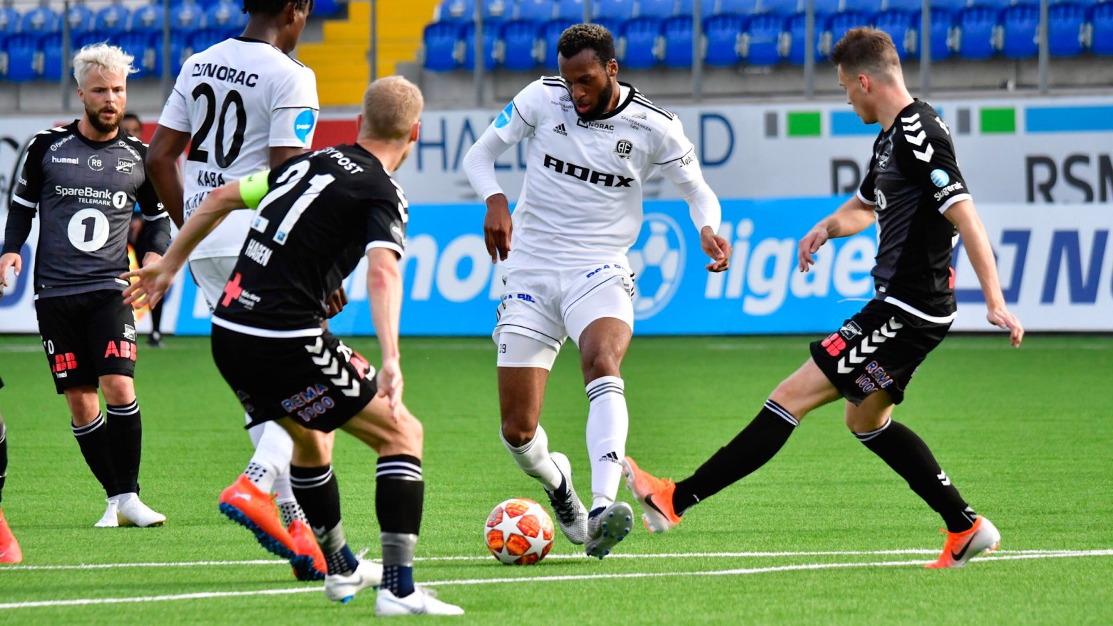 Reiss Greenidge spilte venstreback for anledningen - og var blant Arendals aller beste.