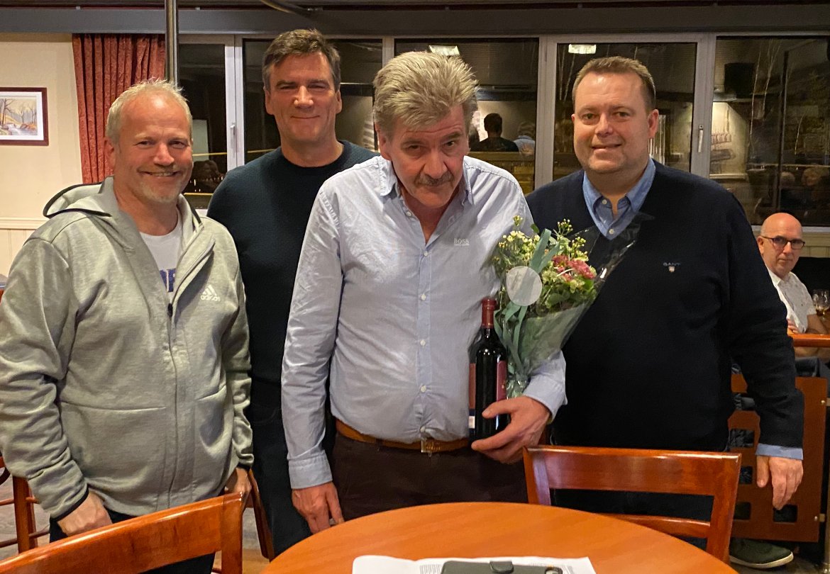 Knapt noen har tilbragt flere timer på Bjønnes stadion opp gjennom årene enn Bård Einar Johansson. Selv om arenaen har skiftet navn til Norac stadion, er han en like ivrig gjest og han er blant de mange som alltid stiller opp på kampdagene og har faste oppgaver han aldri svikter.