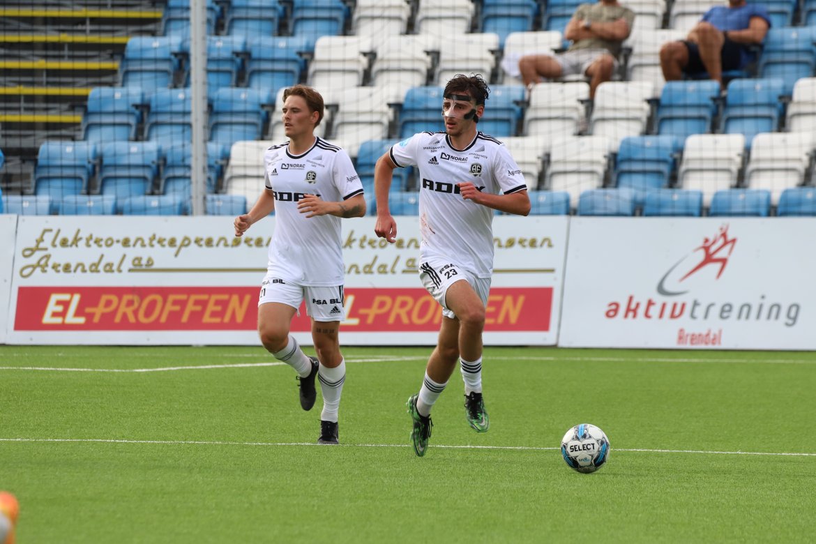 Redon Pllana (med ansiktsmaske etter et nesebrudd) og Magnus Nørby Madsen var to av spillerne med lite spilletid denne sesongen som fikk muligheten til å vise seg frem mot Start.