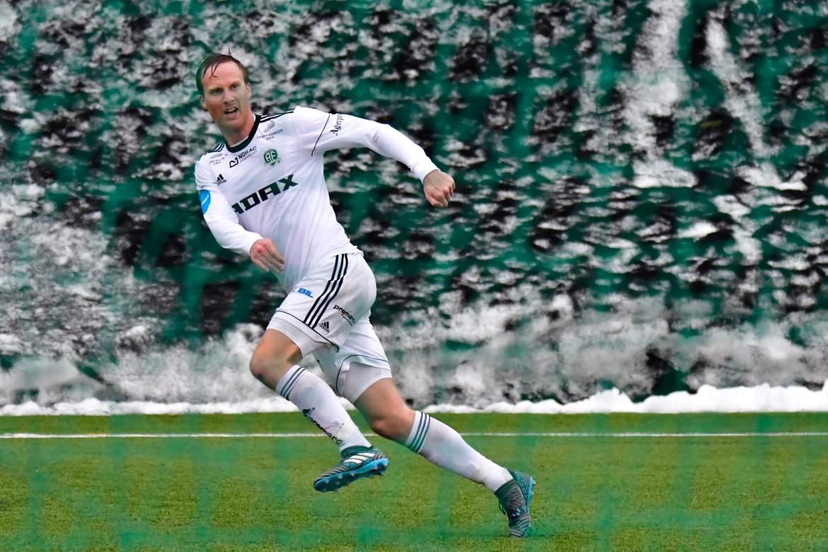 Sune Kiilerich vikarierte som høyreback og leverte en solid prestasjon.