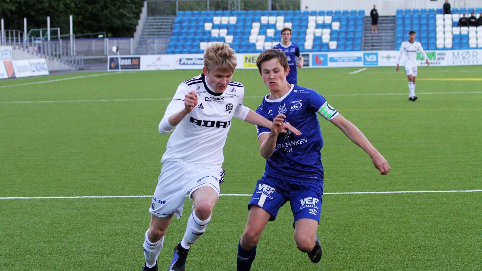 Anders Bjørge i aksjon for juniorlaget mot Vindbjarts juniorer. Anders noterte 26 scoringer i vårsesongen - 23 for juniorlaget og tre for B-laget. 
