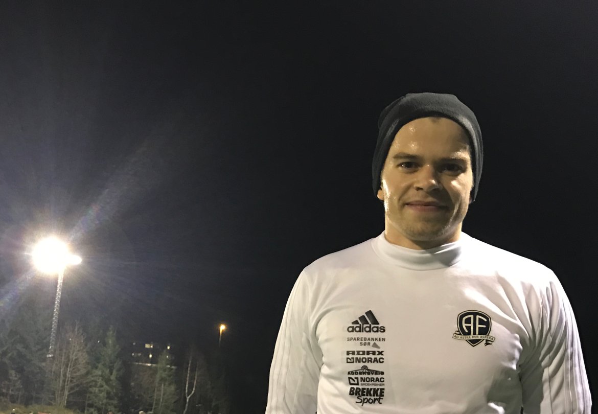 Anders Hella er veldig glad i å trene - og får ekstremt gode resultater i alle fysiske tester.