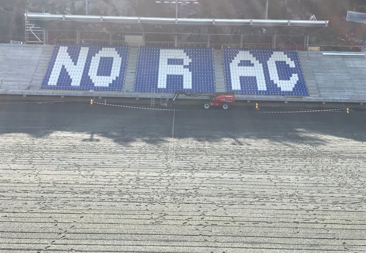 Den nye hovedtribunen sett fra medietårnet.