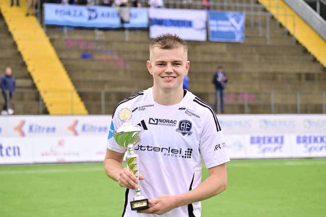 Forza Arendal har valgt sin "Årets spiller" : Håkon Suggelia