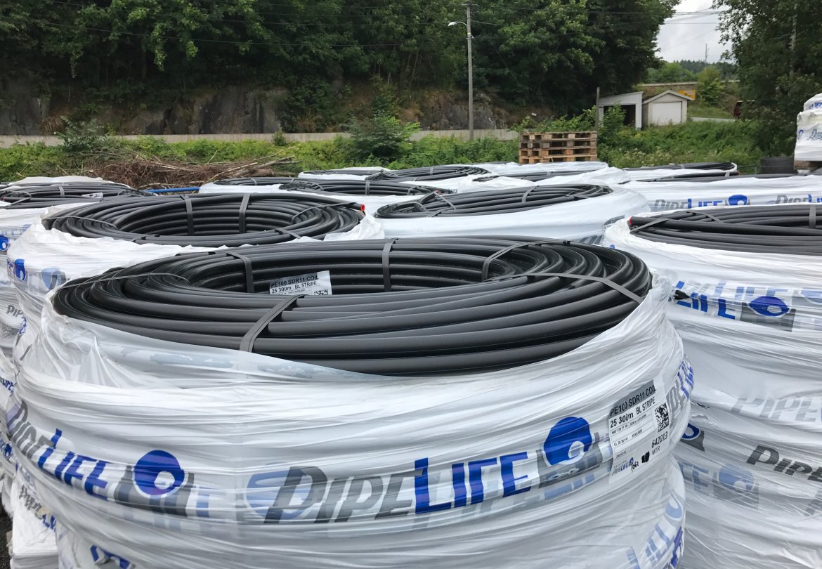 Disse kabelrullene skal bli varmekabler og sørge for undervarme på nye Norac stadion.