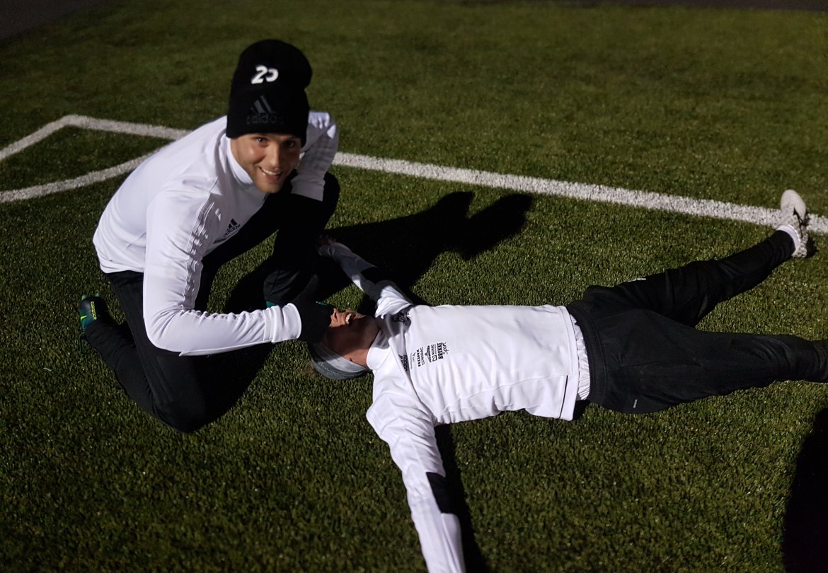 Aleksandar Corovic prøver med noen trøstens ord...