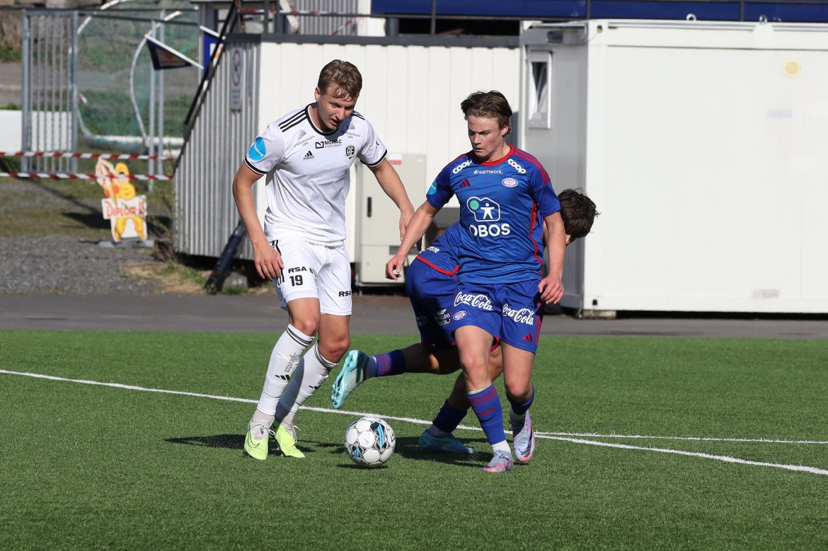 Ole Marius Håbestad vant stort sett duellene mot de unge VIF 2-spillerne.