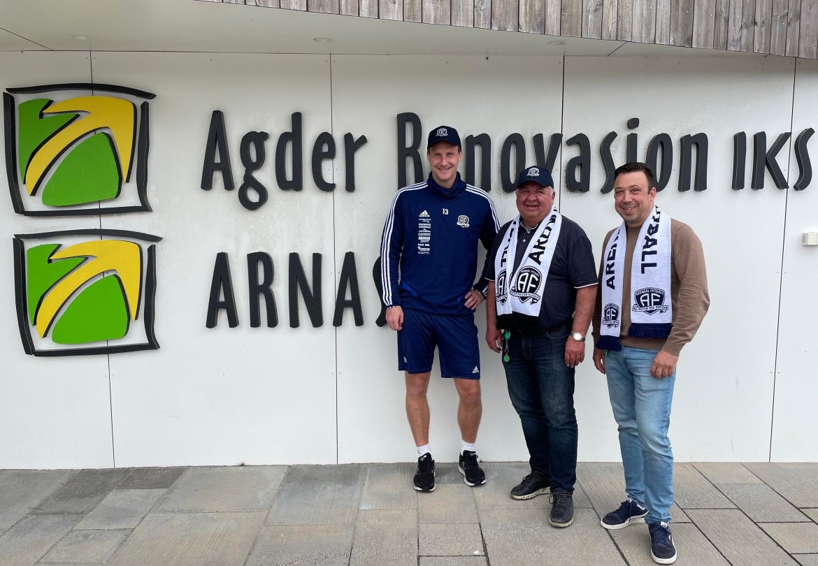 Vidar Froland og Christian Zammit er fast inventar på Norac stadion. Vi takker for støtten.